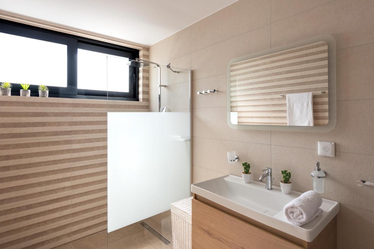 Aquarama Pool Apartments Ixia  Exterior photo